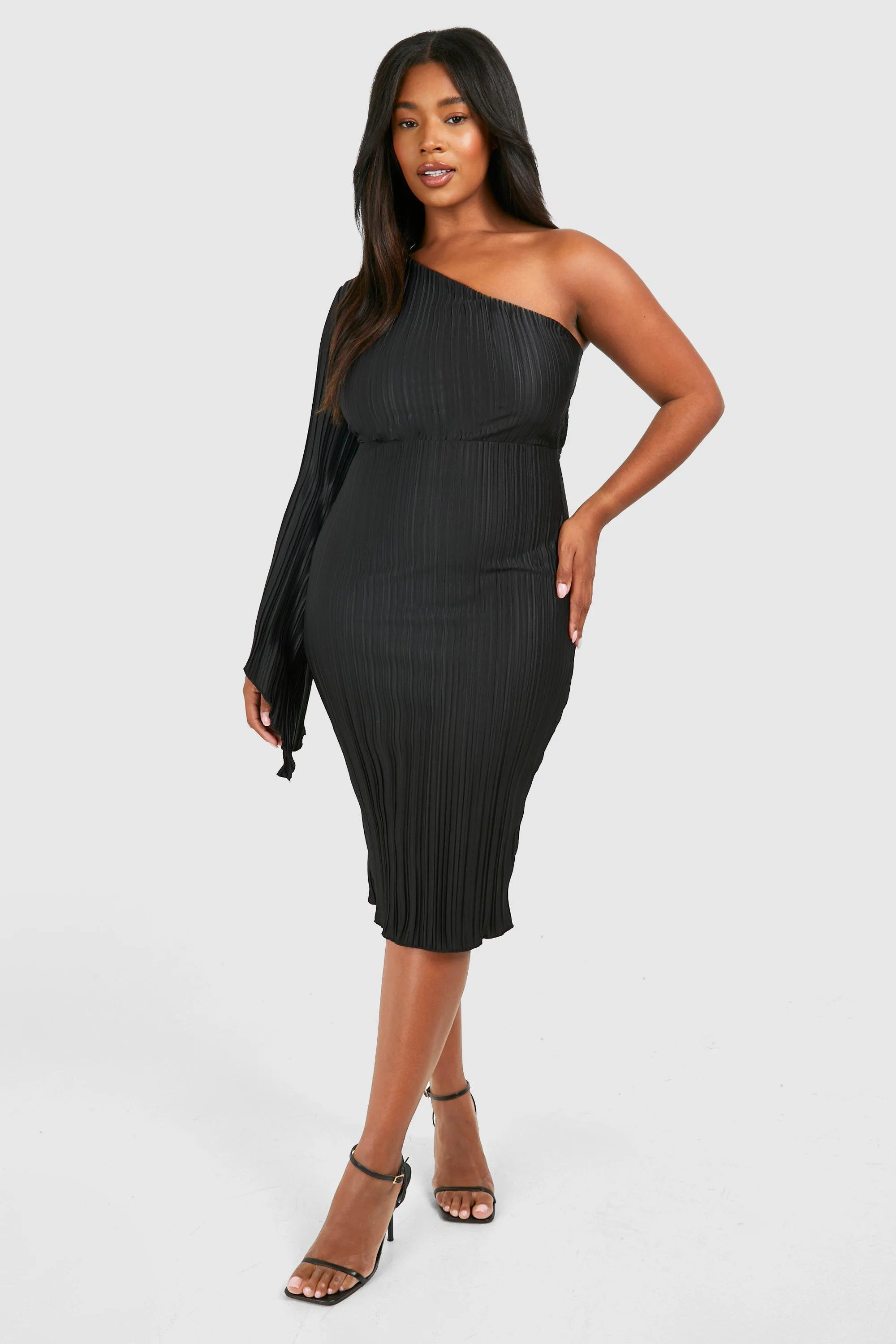 Plus Wide Plisse Cape Sleeve Detail Midi Dress